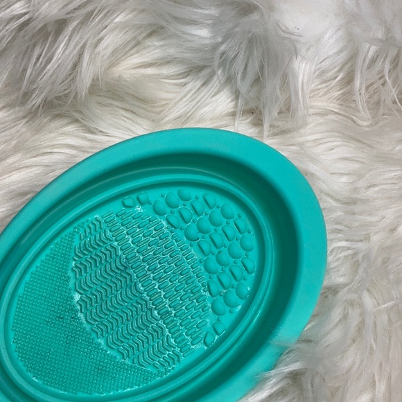 Blue silicone make up brush cleaner sponge cleaner - Picture 4 of 11